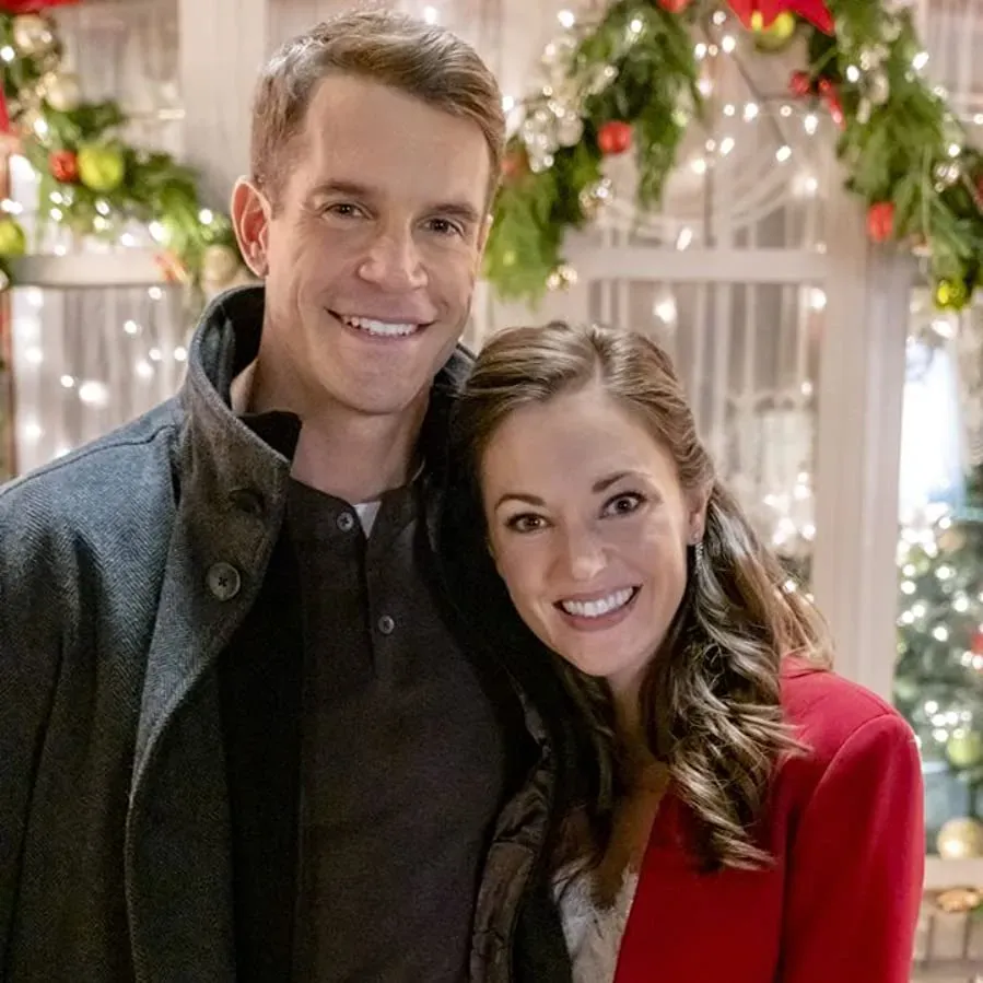 A Homecoming for the Holidays online