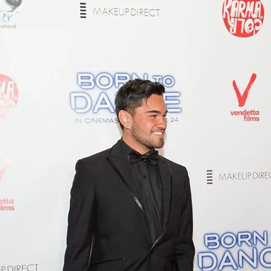 Born to Dance online