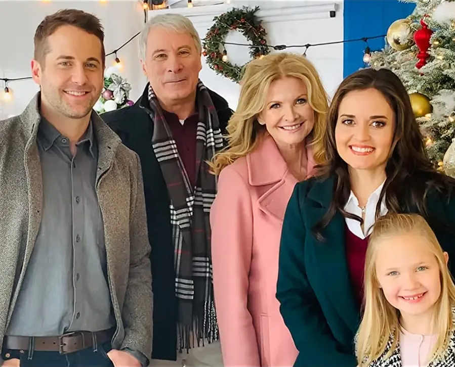 Christmas at Dollywood online