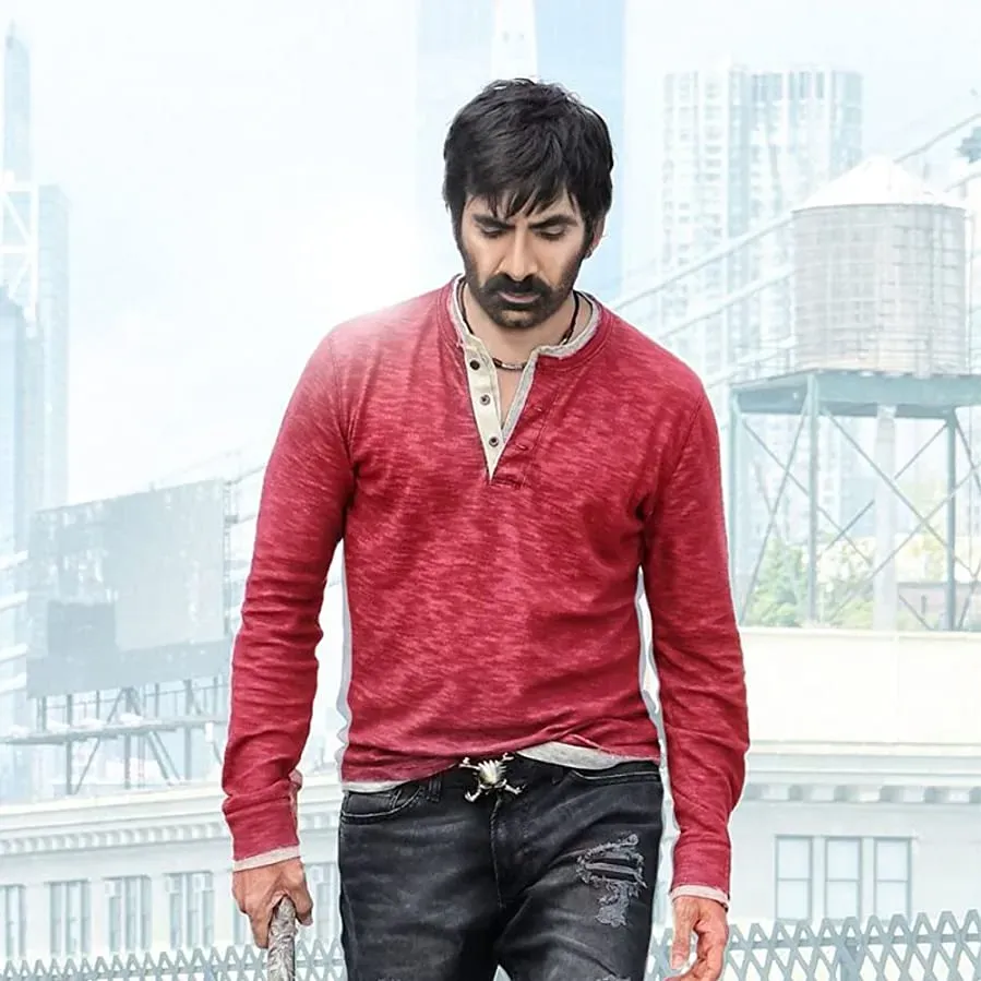 Amar Akbar Anthony online