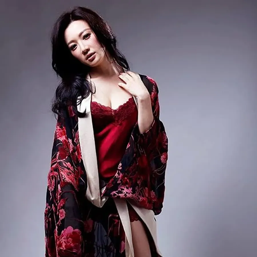 Lou xia de fang ke online