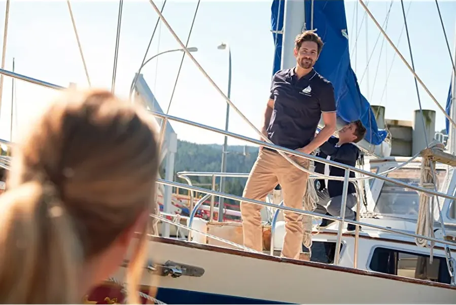 Sailing Into Love online