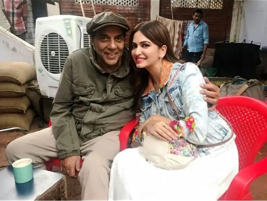 Yamla Pagla Deewana Phir Se... online