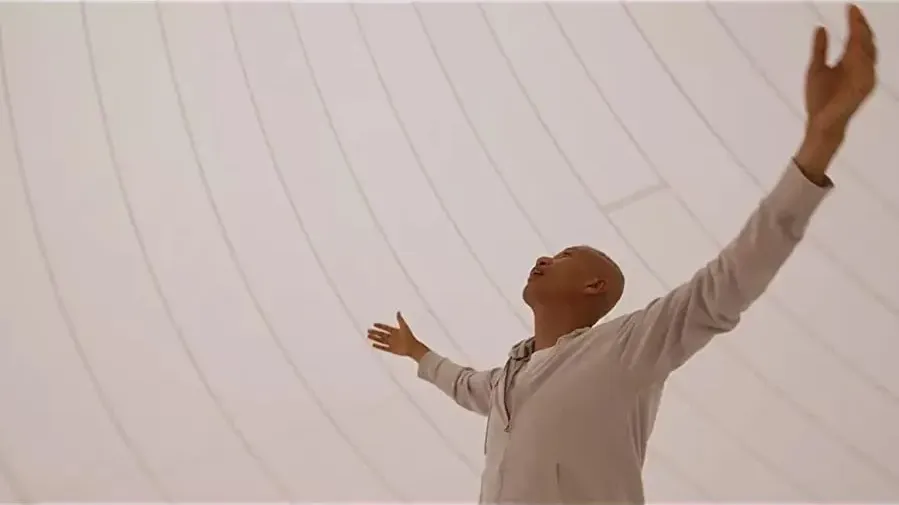 Drabina do nieba: Cai Guo-Qiang i jego podniebna sztuka online