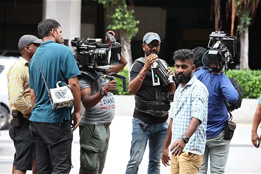 Kadaram Kondan online