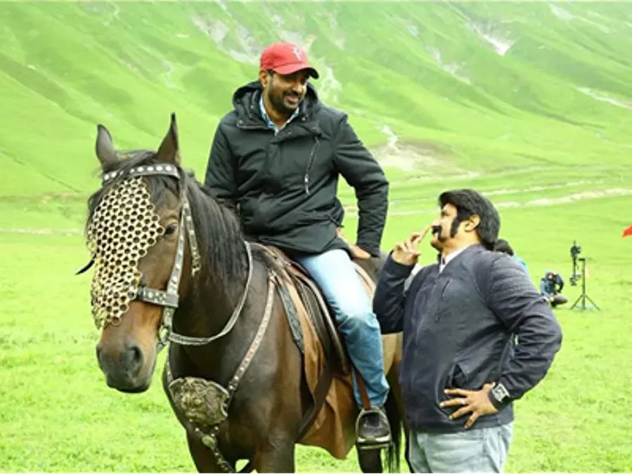 Gautamiputra Satakarni online