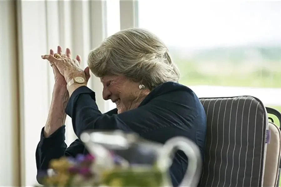 Nothing Like a Dame online