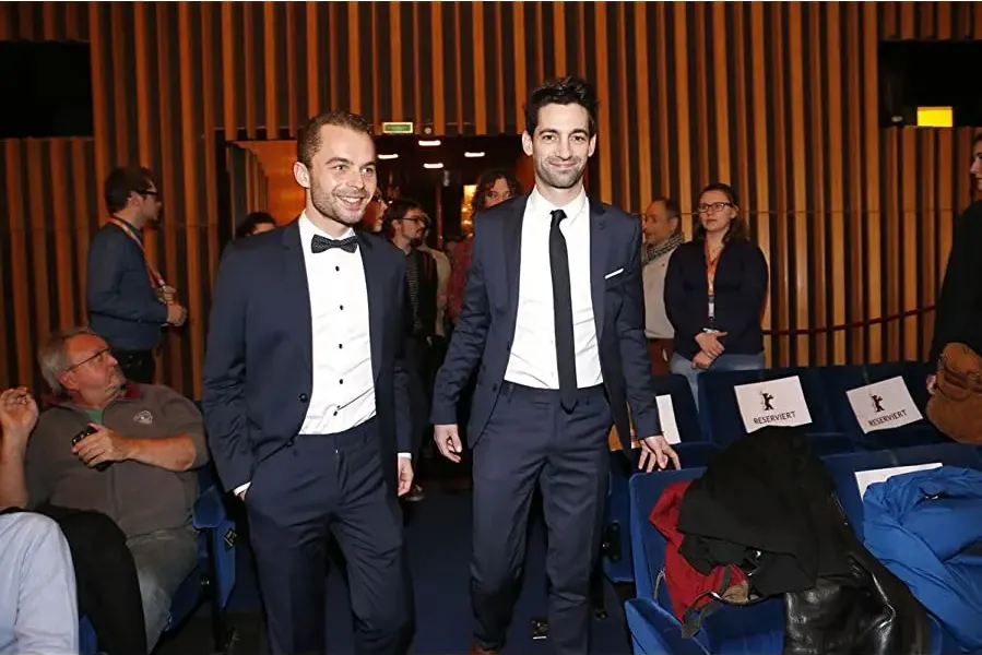 Théo et Hugo dans le même bateau online