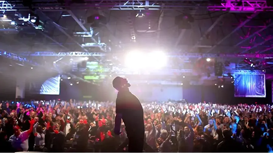 Tony Robbins: I Am Not Your Guru online