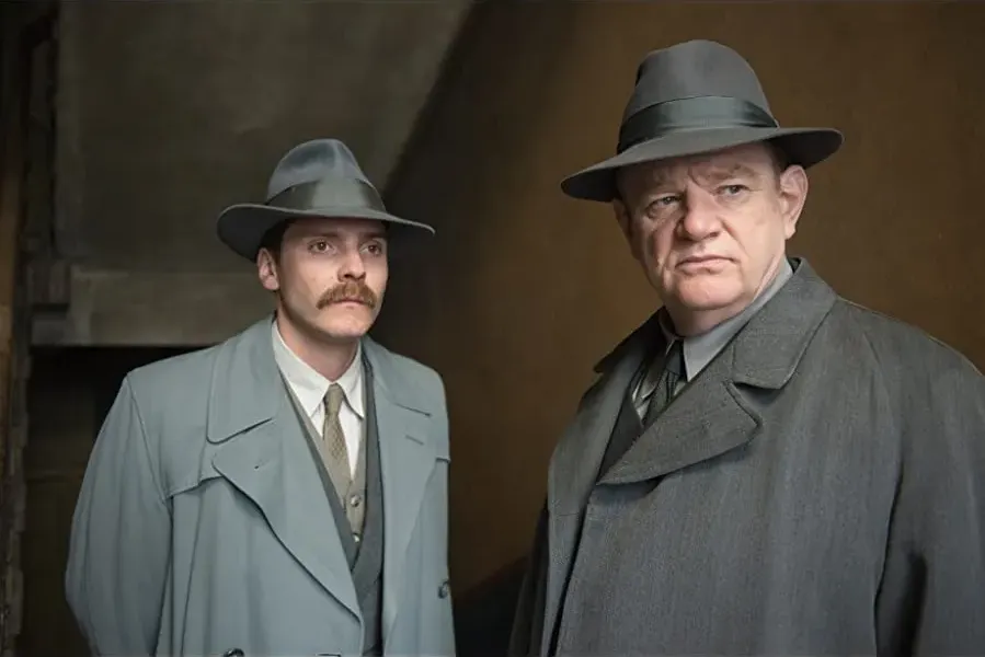 Alone in Berlin online