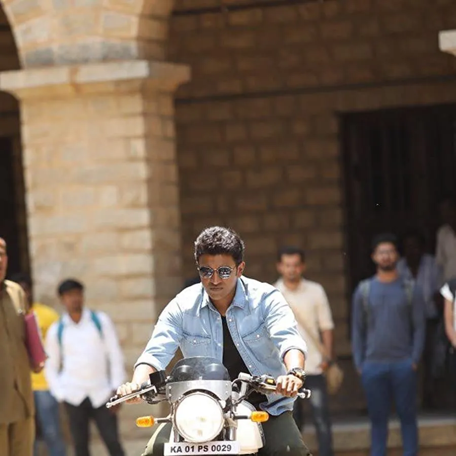 Yuvarathnaa online