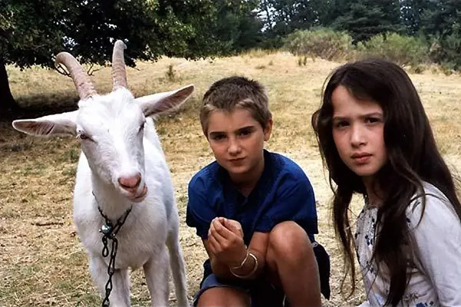 Des enfants qui s'aiment online