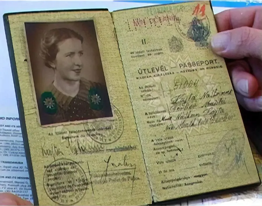 Un passeport Hongrois online