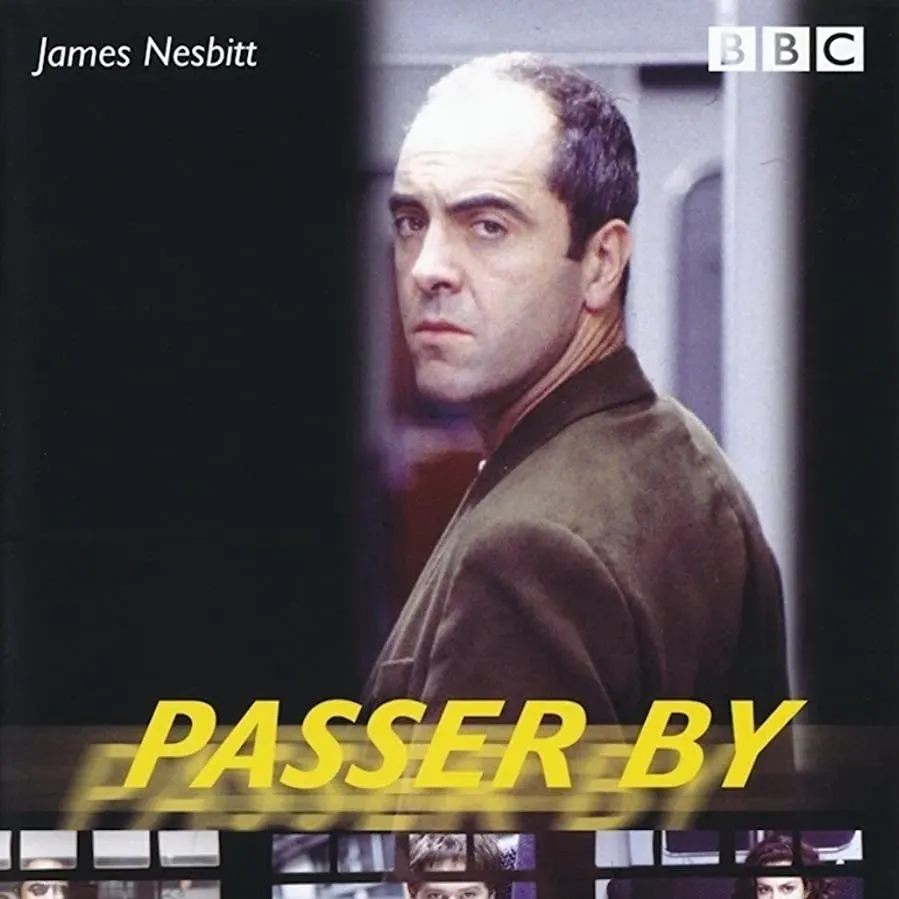 Passer By online