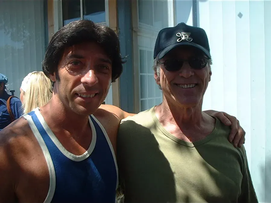 See Arnold Run online