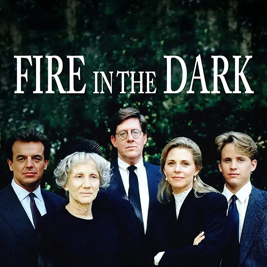 Fire in the Dark online